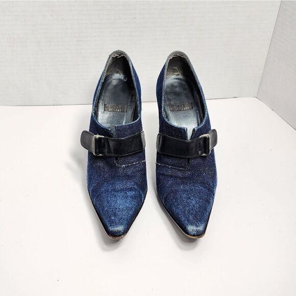 Stuart Weitzman  - Picture 3 of 13